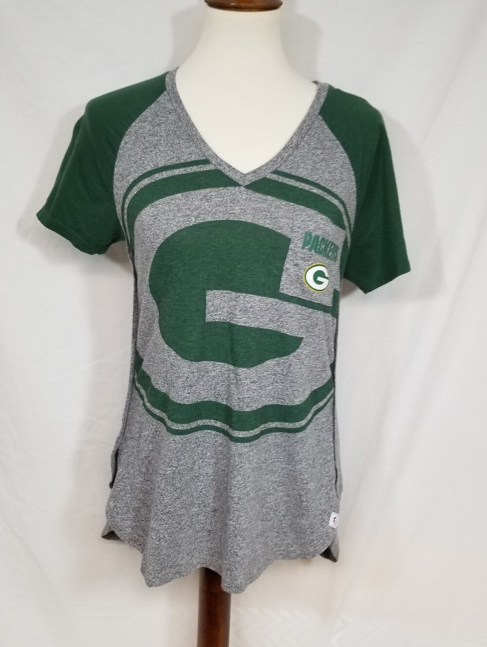 Green Bay Packers Majestic Womens Medium Green & Gray Graphic Print V-neck Tee